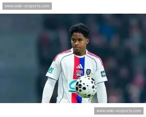 里昂1-0险胜南特代价惨重 恩德里克染红一度令球队陷入被动 里昂1-0险胜南特代价惨重 恩德里克染红一度令球队陷入被动